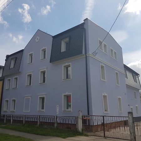 Kamienica Zerniki Wroclawskie Экстерьер фото